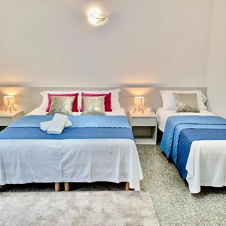 Venice Luxury Μαργκέρα