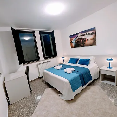 Venice Luxury Μαργκέρα